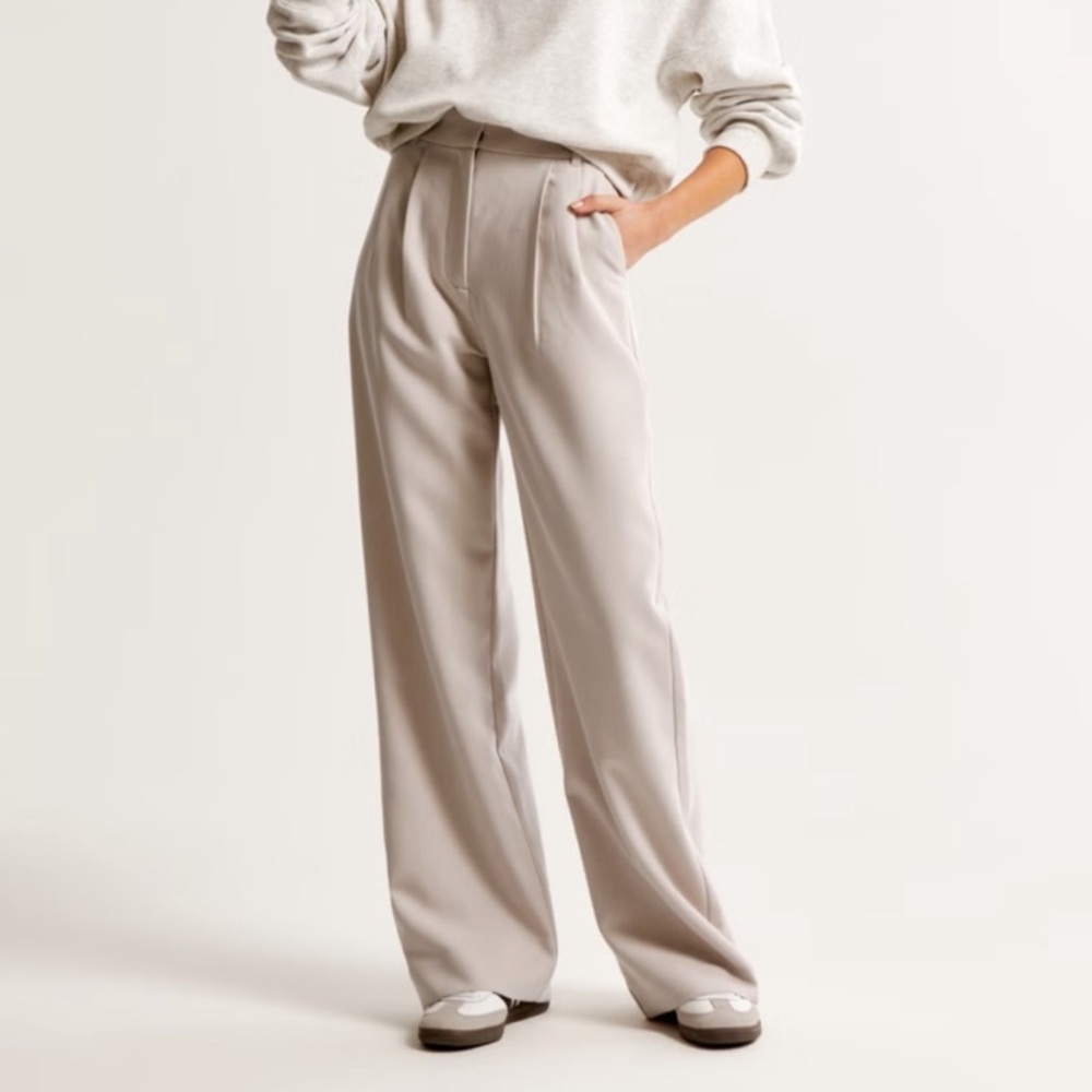 Abercrombie & Fitch Women's Cream Tailored Trousers